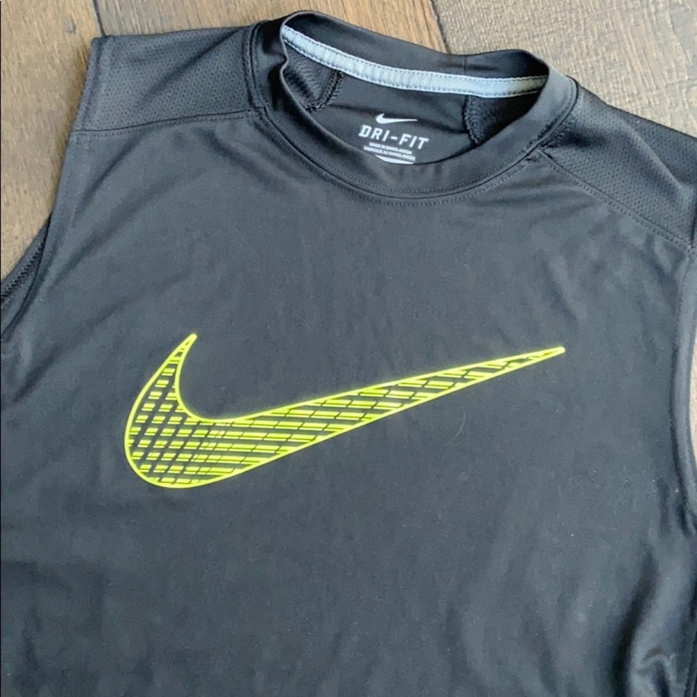 Nike dri fit sleeveless shirt